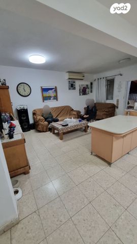 בית פרטי/ קוטג', שדרות גת 167, הפרחים, קרית גת