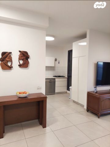 דירה, הרב ניסנבאום 37, אזור תעשיה, בת ים