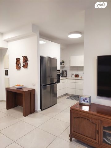 דירה, הרב ניסנבאום 37, אזור תעשיה, בת ים