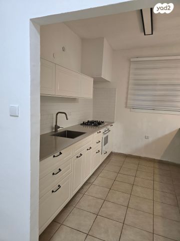 דירה, שדרות מוריה 45, מרכז הכרמל, חיפה