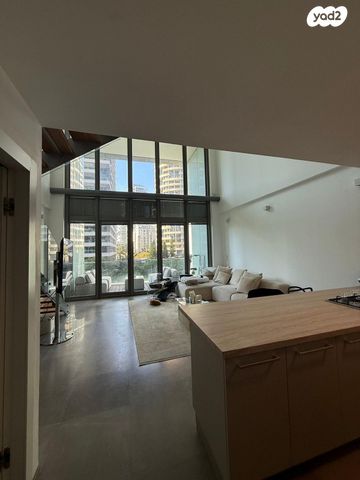 דירה, ניסים אלוני 12, צמרות איילון, פארק צמרת, תל אביב יפו