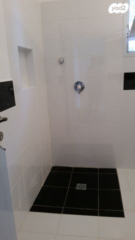 יחידת דיור, אלונים 7, גבעת אלה, גבעת אלה