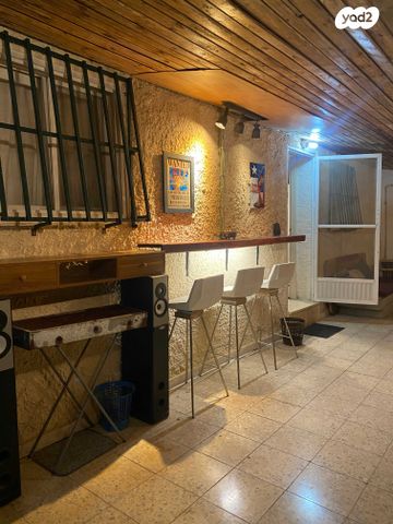 סאבלט, לשם 43, אבן ספיר, אבן ספיר