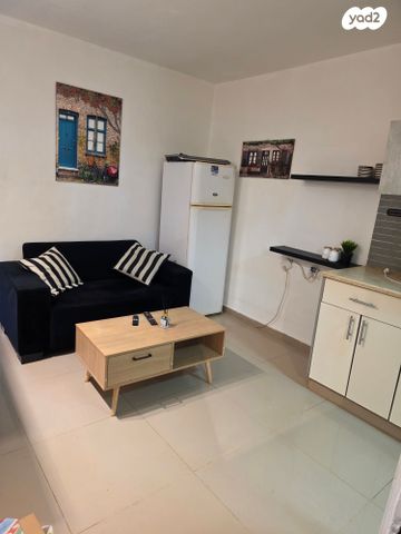 לוס אנג'לס 16