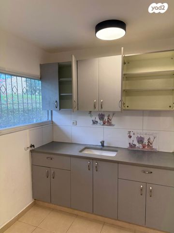 דירה, צרעה 8, נווה אליעזר וכפר שלם מזרח, תל אביב יפו