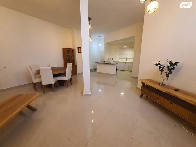 דירה, הרב עובדיה יוסף 11, רח' הנשיא צפון, חדרה