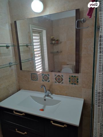 דירה, הראב"ע 14, נווה רם, שיכון מזרחי, רמת גן