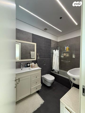 דירה, ניסים אלוני 12, צמרות איילון, פארק צמרת, תל אביב יפו