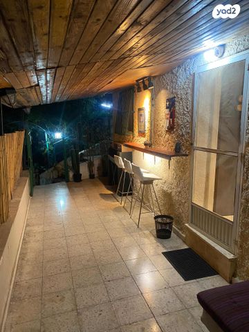 סאבלט, לשם 43, אבן ספיר, אבן ספיר