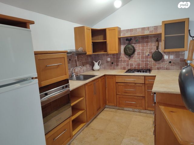 דירה, הראב"ע 14, נווה רם, שיכון מזרחי, רמת גן