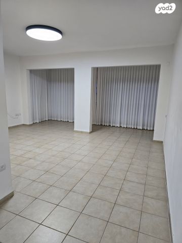 דירה, שדרות מוריה 45, מרכז הכרמל, חיפה