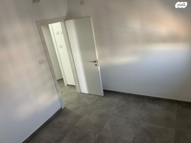 דירה, לאה גולדברג 10, חתני פרס ישראל, באר יעקב