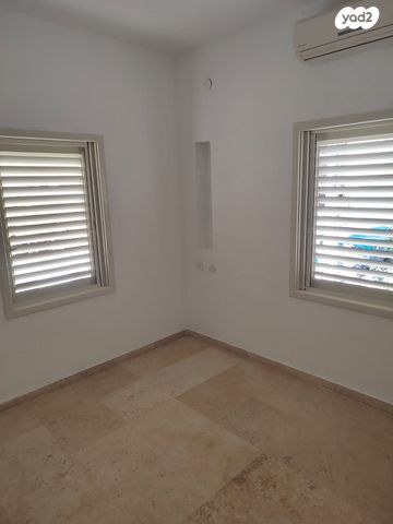 דירה, הראב"ע 14, נווה רם, שיכון מזרחי, רמת גן