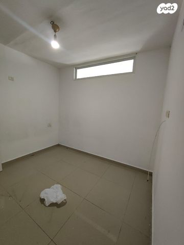 דירה, האם 33, נווה יהושע, ערמונים, רמת גן