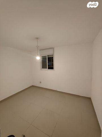 דירה, האם 33, נווה יהושע, ערמונים, רמת גן