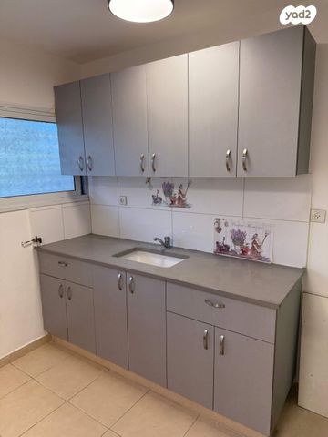 דירה, צרעה 8, נווה אליעזר וכפר שלם מזרח, תל אביב יפו