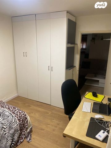 סאבלט, לשם 43, אבן ספיר, אבן ספיר