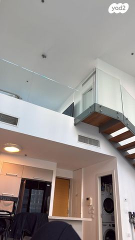 ניסים אלוני 12