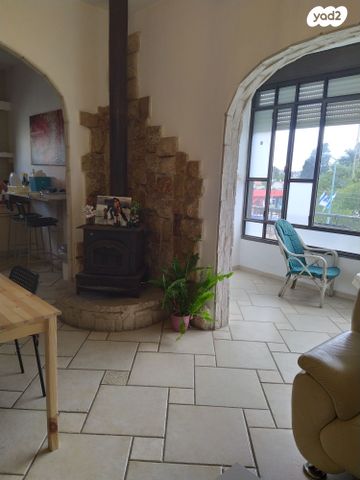 דירה, שדרות טרומפלדור 25, זיו, חיפה