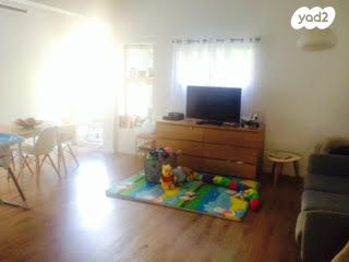 ג'ורג' אליוט 1