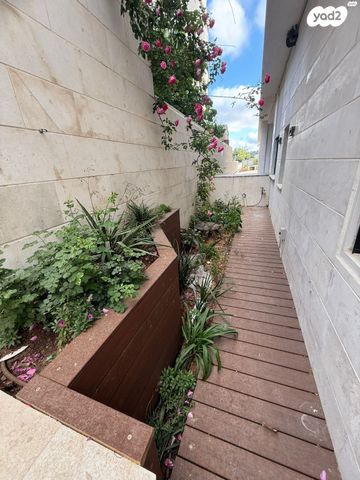 דירת גן, שדרות ודג'ווד 9, מרכז הכרמל, חיפה