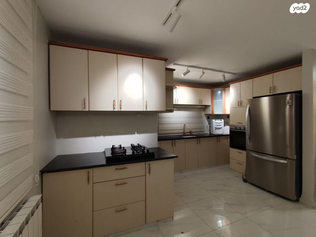 דו משפחתי, הגדוד השלישי 21, שאר העיר, צפת