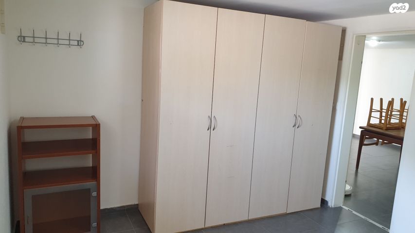 מרתף/ פרטר, פיקוס 4, חרות, חרות