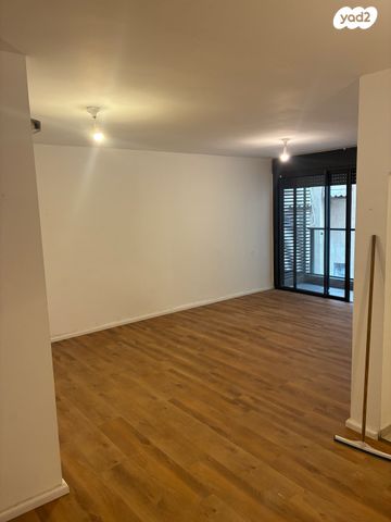 אוסטשינסקי 16