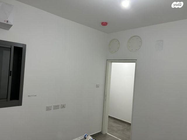 לאה גולדברג 10