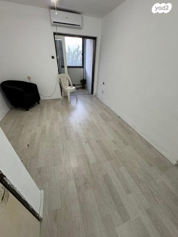 שדרות צה"ל 11