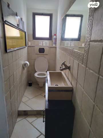 דירה, שדרות טרומפלדור 25, זיו, חיפה