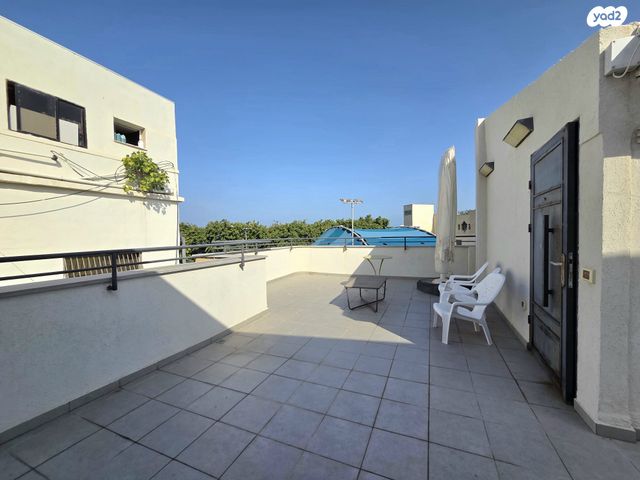 גג/ פנטהאוז, דונולו הרופא 8, עג'מי, גבעת העליה, תל אביב יפו