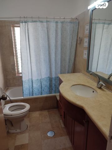 דירה, הראב"ע 14, נווה רם, שיכון מזרחי, רמת גן