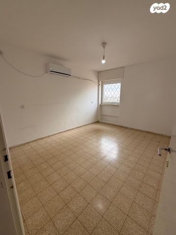 דירה, עין עבדת 11, מגדל המים, מצפה רמון