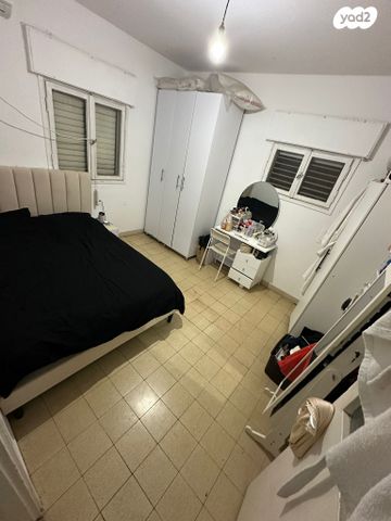 דירה, החבורה 25, אושיות, רחובות