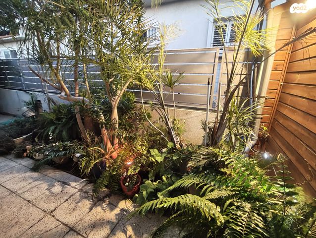 יחידת דיור, האלה 1, בית עזרא, בית עזרא