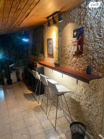 סאבלט, לשם 43, אבן ספיר, אבן ספיר