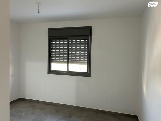 דירה, לאה גולדברג 10, חתני פרס ישראל, באר יעקב