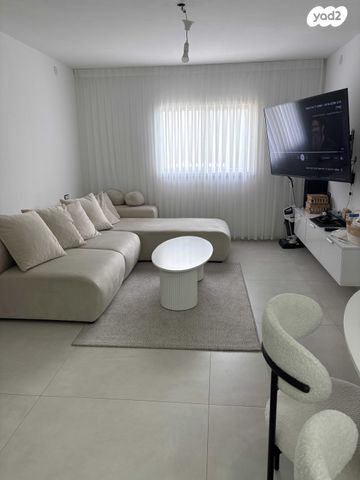 דירה, שדרות העצמאות 6, נאות אשכול, יבנה