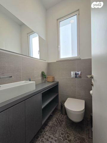 גג/ פנטהאוז, דונולו הרופא 8, עג'מי, גבעת העליה, תל אביב יפו