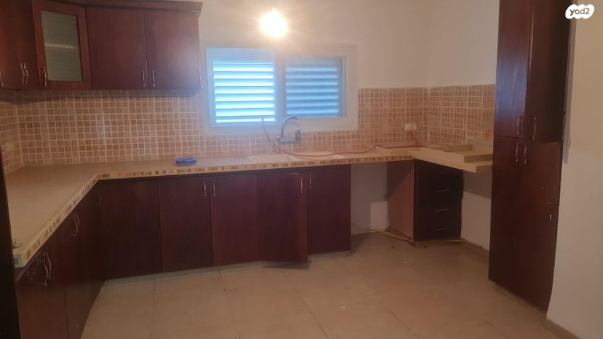 דו משפחתי, החיטה 4, עבדון, עבדון