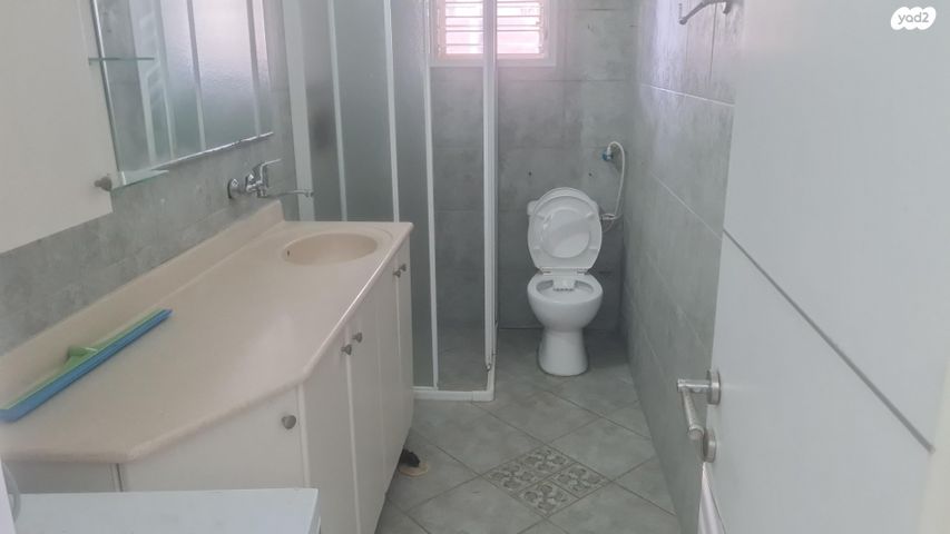 דו משפחתי, החיטה 4, עבדון, עבדון