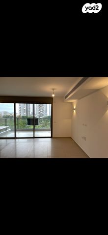 דירה, יצחק שדה 17, דרום מערב ותיק, בת ים