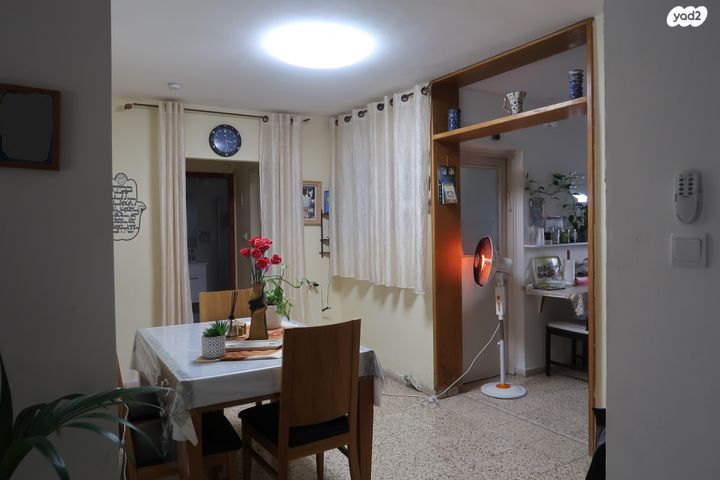 דירה, מעגלות הרב פרדס 41, נווה יעקב, ירושלים