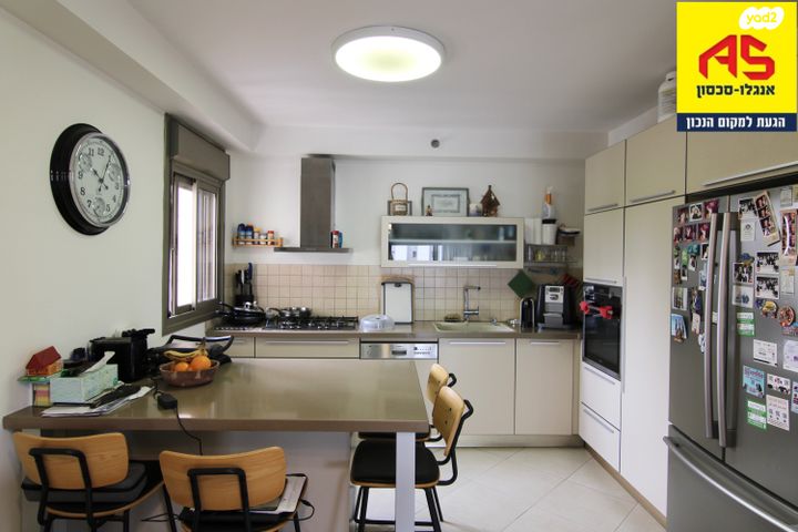 דירה, ישורון, הוד השרון