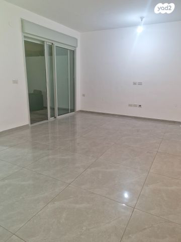 דירה, חזון אי"ש 20, רחובות הצעירה, רחובות