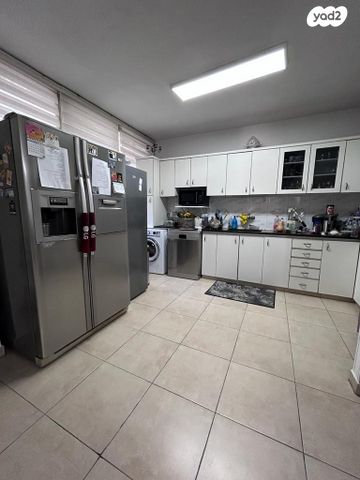 דירה, דניאל 72, לב העיר, בת ים