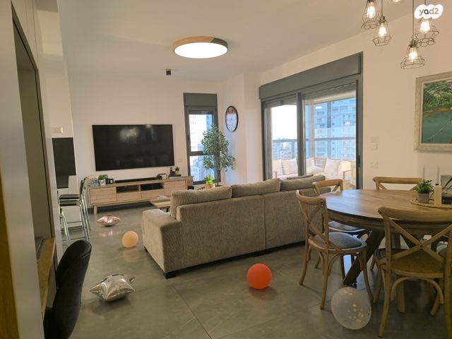 דירה, ישעיהו, שיכון רסקו, קרית אונו