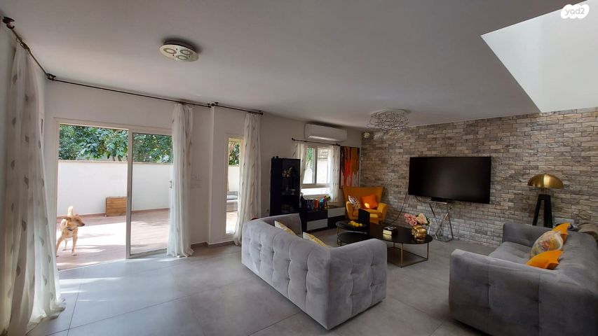 דו משפחתי, אבן יהודה