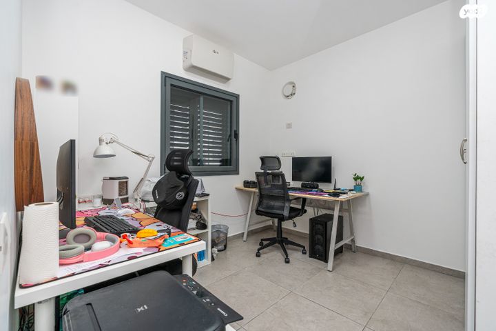 דירה, איסר הראל, נווה אור, אור עקיבא